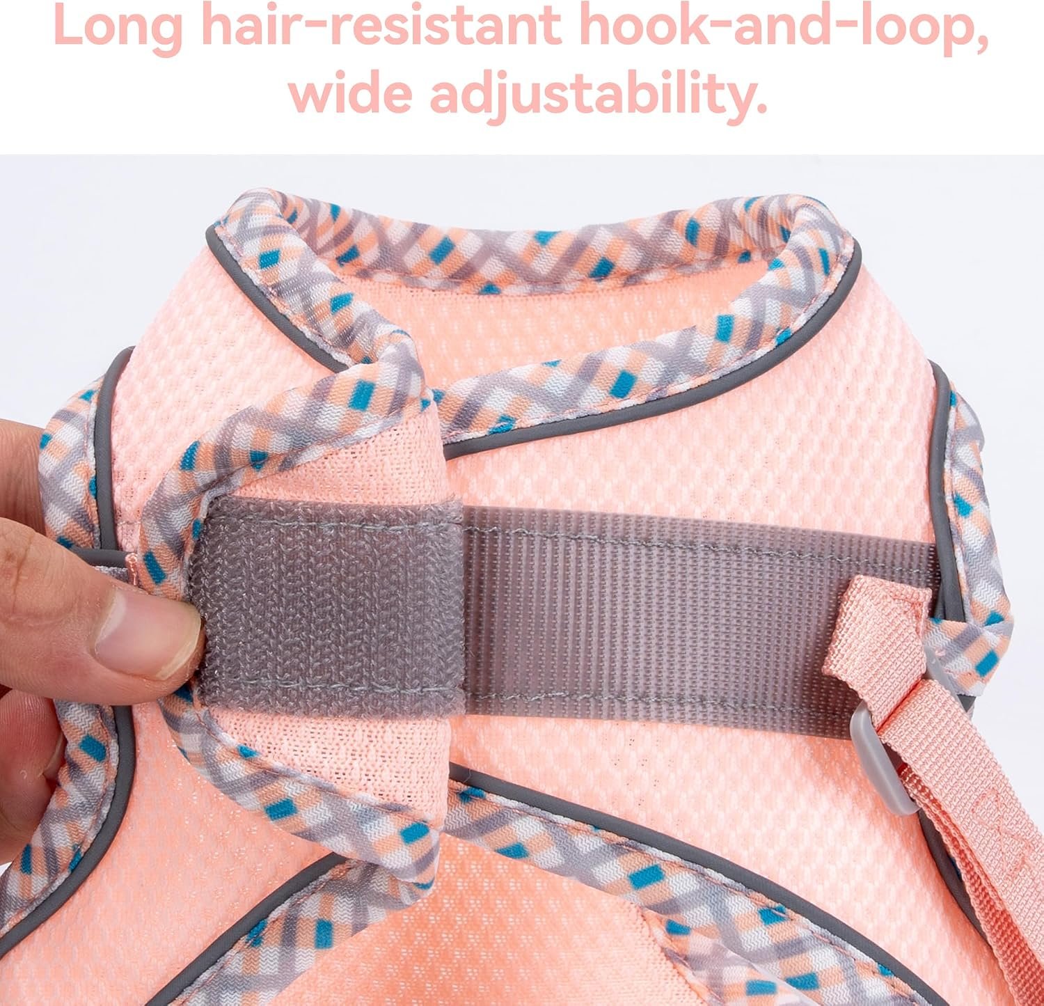 Arnés con correa Petank · Rosa XXS · Detalle del ajuste con velcro del modelo rosa.
